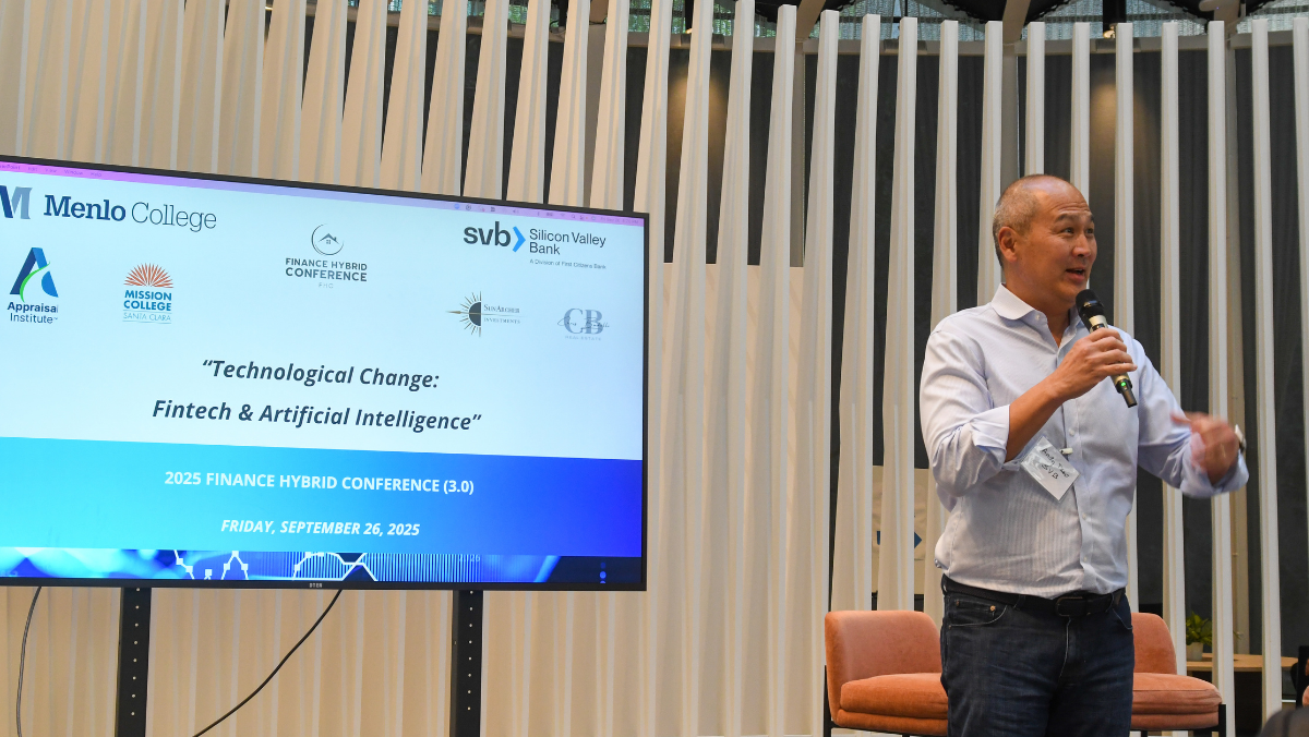 Speaker in a business class